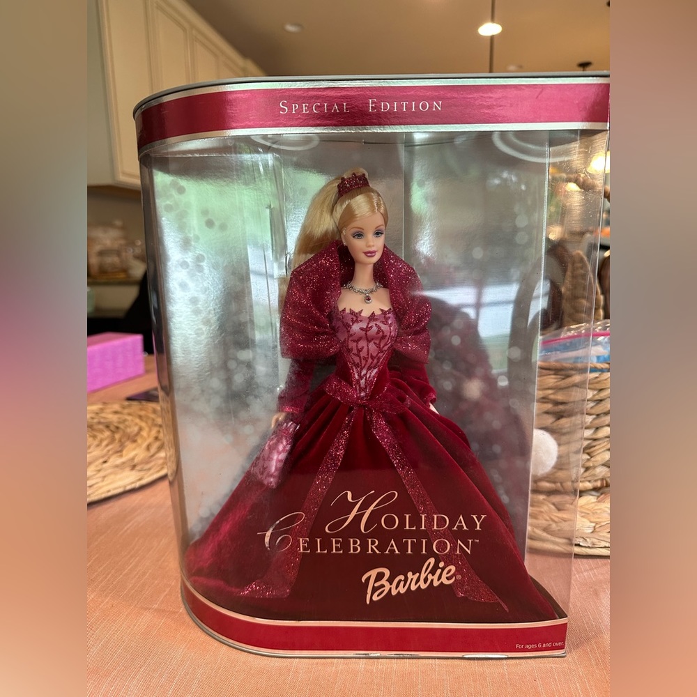 2002 VINTAGE HOLIDAY CELEBRATION BARBIE DOLL NEW IN BOX NIB ORIGINAL DOLL.